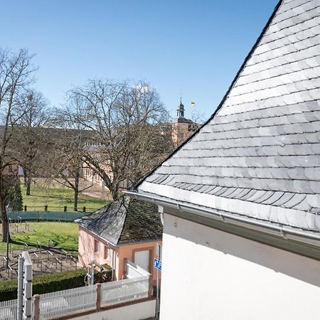 Gaestehaus Am Schloss Шветцинген Экстерьер фото