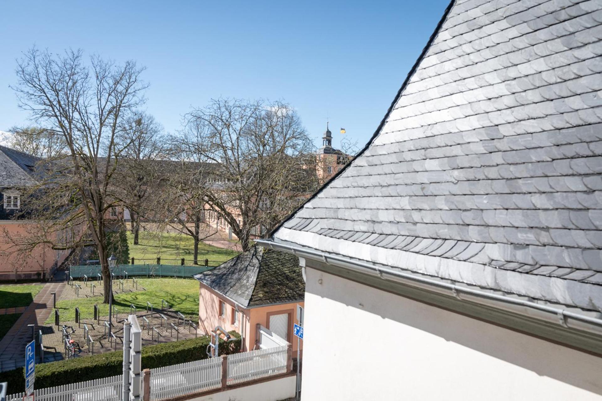 Gaestehaus Am Schloss Шветцинген Экстерьер фото